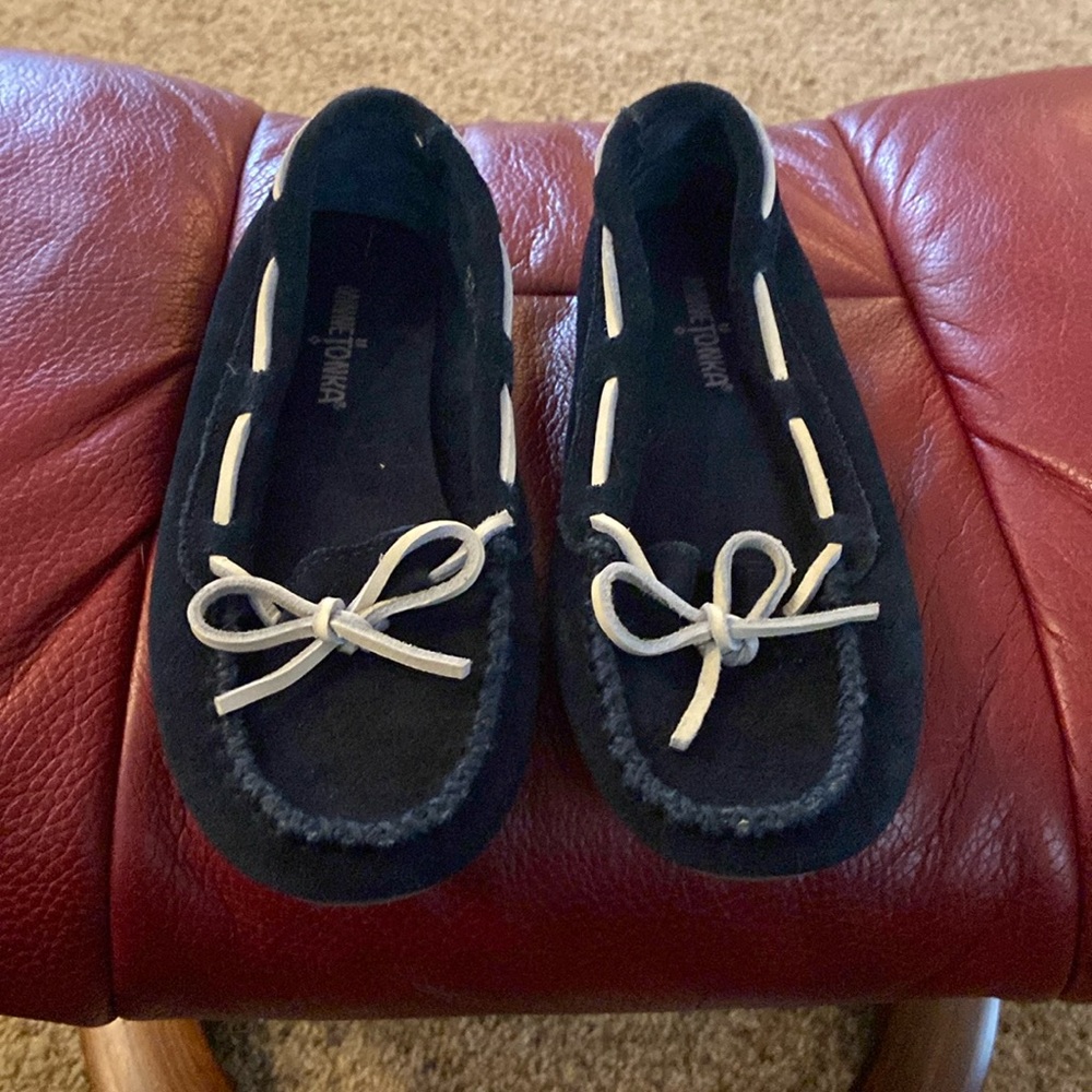 Minnetonka Navy Suede Moccasin 6